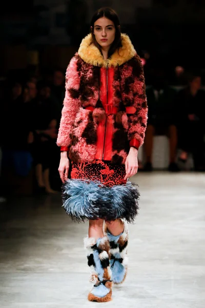 Look 19